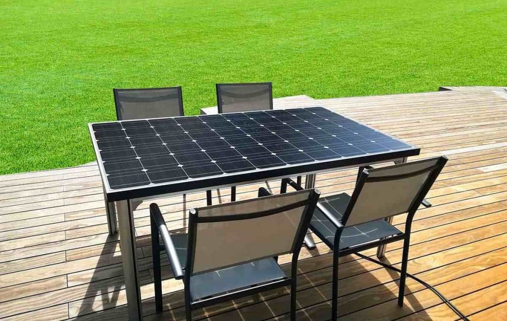 Placer un panneau photovoltaïque « plug-en-play » ? Pas une bonne idée.