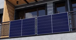 Kit solaire installé sur un balcon